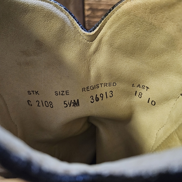 Stylish Black Embroidered Corral Women's Cowboy Boots - Picture 10 of 12